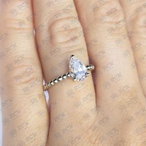 1,30 TCW Pear Cut Solitaire Moissanite Ring para mujer Compromiso Anillo de plata esterlina - Product Image 5