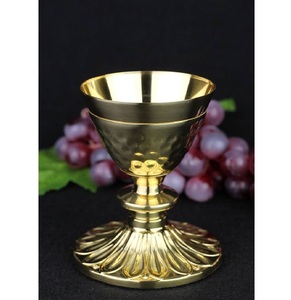 Design classique couleur or plaqué calice et Ciboire fait à la main église catholique chrétienne prêtre plaine Design fournitures d'église - Product Image 4