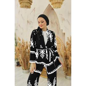 Marina Ensemble 2 pièces hijab en viscose à motifs Ensembles pour femmes noires - Product Image 1