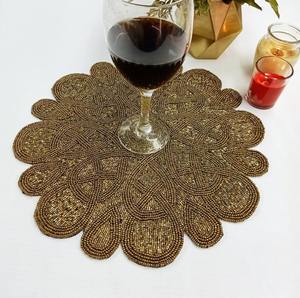 แผ่นรองแก้วปักลายดอกไม้คลาสสิกสุดหรู ดีไซน์ใหม่ล่าสุด เป็นมิตรกับสิ่งแวดล้อม ทำด้วยมือ ประดับด้วยลูกปัด สีชมพูอ่อน หลายสี คุณภาพสูง ขนาด 4 นิ้ว - Product Image 4