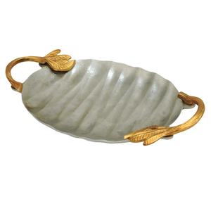 Plateau de service ovale en aluminium couleur argent avec poignées dorées Plateau décoratif élégant pour restaurant à domicile Hôtel - Product Image 1