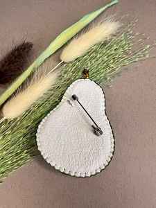 Broches perlées Broche de designer faite à la main. Accessoires de haute qualité. Broche design unique. Baby shower meilleur cadeau. - Product Image 5