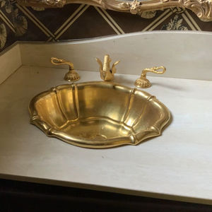 Lavabo de Latón de Diseño Clásico para un Interior de Baño Atemporal que Ofrece Belleza y Funcionalidad Equilibradas - Product Image 1