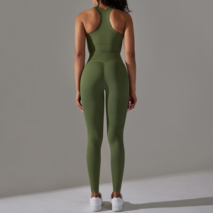 Conjuntos de ropa de Yoga de 2 piezas sin costuras para mujer, ropa deportiva de patrón sólido para gimnasio, cierre de cintura elástica, pantalones cortos de longitud corta en la parte delantera - Product Image 5