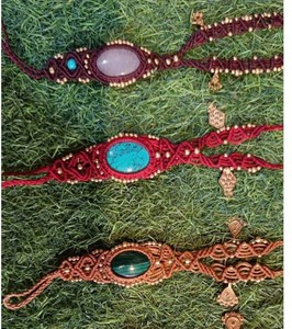 Tobillera de macramé hecha a mano mezcla de invierno hilo de piedra Color pequeñas cuentas de latón boda Día DE LA República joyería piedra mixta boda - Product Image 1