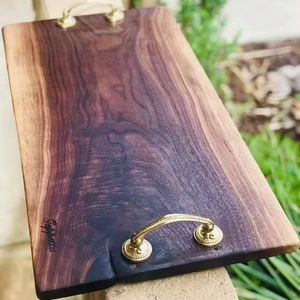 Bandeja de madera personalizada grande 2024 con mango de Metal, bandeja para servir alimentos de madera de olivo, bandeja para servir desayuno epoxi para fiestas - Product Image 1