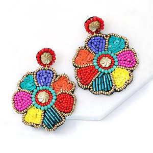 Boucles d'oreilles en perles brodées de style tribal coloré - Product Image 4