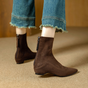 Chaussures à talons hauts pour femmes, escarpins à bout pointu et talon carré en daim doux avec semelle intérieure confortable pour occasions formelles - Product Image 3