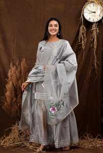 Chanderi Kurta et Sharara ensemble de haute qualité femmes peint à la main mélange de coton droit meilleur Design Kurti avec Sharara ensemble - Product Image 5