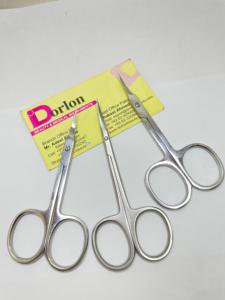 Ciseaux à ongles à cuticules d'étiquette personnalisée professionnelle en acier inoxydable durable lame incurvée conception de pointe de flèche ciseaux de maquillage pointus - Product Image 5