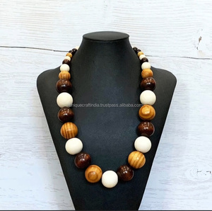 Elegante collar de cuentas de madera y resina de alta calidad para mujer, joyería clásica moderna DIY para fiestas, estilos de amor y artesanía - Product Image 3