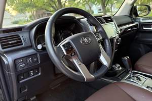 Usado 2024 T-o y-o-t-a 4Runner Limited 4x4 - Product Image 3