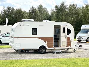 Venta de Fábrica, Envío Rápido y Gratuito, Caravana Todoterreno de Lujo Estándar, Estructura de Aluminio con Techo Rígido, Casa Móvil de Viaje, Económica - Product Image 3