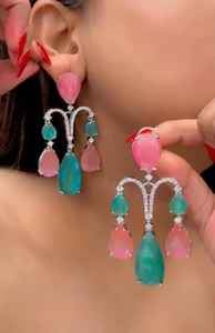 Boucles d'oreilles en pierre double CZ, aspect luxueux, design magnifique, parfaites pour les soirées, complètent les tenues ethniques et occidentales - Product Image 3