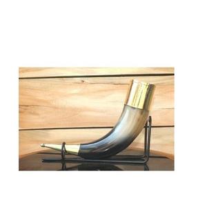 Cuerno Vikingo para Beber de Cuerno de Búfalo Natural con Soporte de Cuero Pulido y Base Metálica, Diseño Animal Religioso Ecológico - Product Image 2