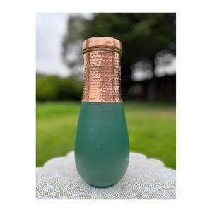 Nouveau design de bouteille en cuivre pour boisson Bouteille et verres en cuivre de haute qualité sans Bpa Bouteille d'eau en cuivre pur sans vide - Product Image 3