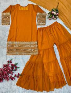 PRECIOSO TOP Y PLAZZO CON FANCY DUPPATA CON TRABAJO DE BORDADOS - Product Image 2