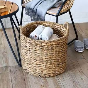 Cesta de jacinto de agua hecha a mano respetuosa con el medio ambiente almacenamiento decorativo agrega un toque natural para la organización del hogar duradero - Product Image 1
