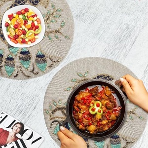 แก้วลูกปัดปักลายนกยูงสีฟ้าสำหรับตกแต่งห้องครัวหรือบนโต๊ะ - Product Image 2