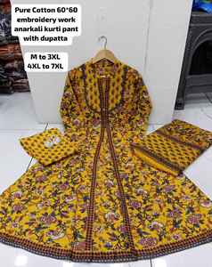 Conjunto de Traje Anarkali Elegante y Moderno para Mujer con Hermoso Diseño Estampado de Flores, Ropa para Bodas y Festivales, Traje Indio Pakistaní al por Mayor - Product Image 4