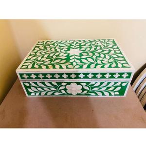 กล่องเก็บเครื่องประดับทรงสี่เหลี่ยมผืนผ้าฝังกระดูกทำมือระดับพรีเมียม ลวดลายคลาสสิกนูน พร้อมสีและขนาดที่ปรับแต่งได้สำหรับผู้ซื้อขายส่ง - Product Image 1