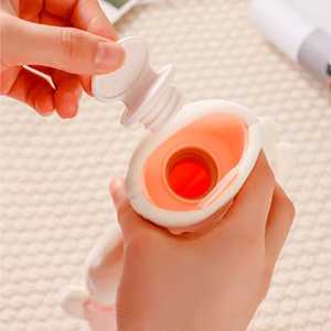 Sac à eau chaude en peluche Pookie Panda, doux et réutilisable, 2L, en PVC et tricot, avec housse à motif pour le maintien au chaud - Product Image 3