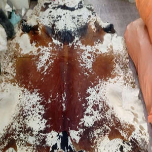 Cuir véritable pour la décoration intérieure, les meubles, les sacs, les sacs à main, les cabas, la literie, les ceintures, les couvertures, les plaids, les manteaux, les vestes, les articles d'artisanat, les robes, les vêtements, les sacs à main, les chaussures - Product Image 4