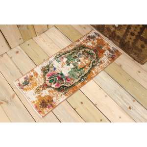 Alfombra Vintage de 1.3x3.1 pies, Alfombra Turca Pequeña, Alfombra con Bordes Marrones y Verdes - Product Image 1