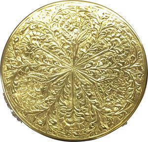 Présentoir à gâteaux et à desserts de forme ronde en métal plaqué or de qualité exclusive Présentoir à desserts en métal de grande taille au design tendance - Product Image 2