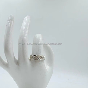Anillo de racimo de plata 925 minimalista Diseño ligero para comodidad durante todo el día - Product Image 1