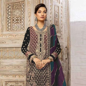 Shalwar Kameez en georgette lourde avec broderie de séquence et de fils multiples | Dupatta avec impression numérique et finition Latkan - Product Image 1