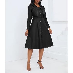 Costume en denim tendance pour femmes en coton biologique et fibres recyclées Costume en denim polyvalent pour femmes - Product Image 3