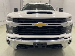Chevrolet Silverado 3500HD LT Crew Cab 4WD 2024 d'occasion - Product Image 6