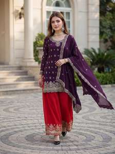 Traje Salwar Kameez de Seda Chinon para Bodas Indias con Bordado de Lentejuelas y Zari, con Dupatta de Trabajo Elaborado - Product Image 3