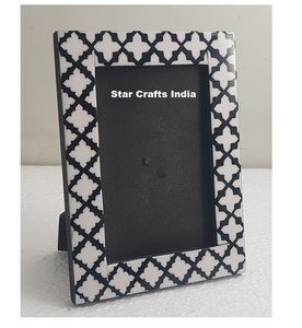 Elegante decoración de pared familiar marco de fotos de madera maciza impresión Digital último marco de fotos atractivo marco de fotos de resina en blanco y negro - Product Image 1