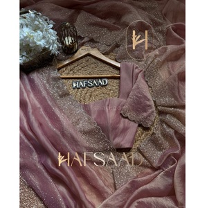 Le dernier Saree de style Bollywood avec chemisier assorti pour la collection de mariée et de festival est disponible au meilleur prix - Product Image 1