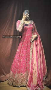 Robes longues décontractées pour femmes en rayonne georgette imprimée avec doublure en coton attachée, Inde - Product Image 4