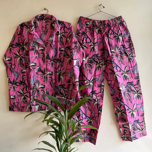 Hermoso Pijama de algodón rosa para mujer, traje de noche con cuello en V y estampado de mono, estilo Sexy suave y transpirable - Product Image 1
