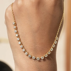 Ancien collier en or rose massif 14 carats de style européen Collier de fiançailles en moissanite incolore avec ensemble de broches pour vêtements de mariée - Product Image 2