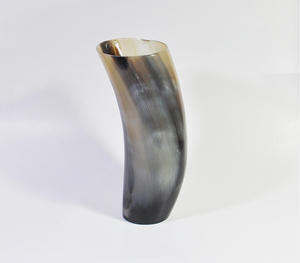 Corne à boire viking authentique artisanale avec étui en cuir véritable, porte-corne traditionnel en corne de buffle polie pour le miel - Product Image 3