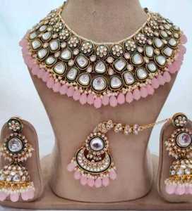 Ensemble de bijoux de mariée traditionnels indiens pour femmes Kundan et collier de perles suspendus livraison gratuite de haute qualité idéal pour les mariages - Product Image 5