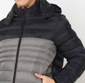 Chaqueta acolchada para hombre con diseño personalizado, carcasa de nailon de alta calidad para invierno en gris negro, cuello levantado, abrigo fino de plumón de pato con capucha - Product Image 2