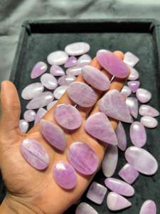 กรวดคริสตัลควอตซ์ kunzite ธรรมชาติเกรด AAA อัญมณีสีเขียวหลวมคุณภาพสูงสำหรับเครื่องประดับและการตกแต่ง - Product Image 2