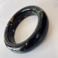 Brazalete de Ámbar Natural Verde y Negro de Amberstone Jewelry, Polonia, 54 mm, Étnico, Unisex, Rígido, 37.2 g, Talla Pequeña