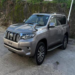 Toyota Prado 2016 Modelo 2.7L Gasolina SUV Transmisión Automática 5 Plazas Buen Estado Funcionando Disponible en Stock - Product Image 2