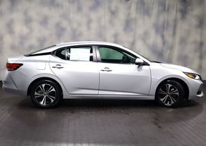 Véhicules berlines Sentra SV FWD 149 ch 2L I4 2023/24 d'occasion en excellent état à vendre - Product Image 2