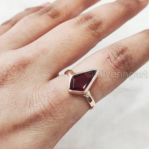 Anillo de mujer, granate Natural piedra preciosa, piedra natal de enero, regalo de Navidad mínimo delicado, anillo pequeño, joyería, anillo de Plata de Ley 925 - Product Image 5