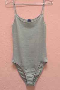 Combinaison de yoga légère et respirante pour femme, moulante, pour le fitness, avec dos élégant, idéale pour la danse - Product Image 3