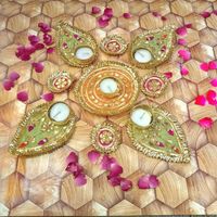 Support de bougie en métal fait main, fleurs artificielles, écologique, décoration traditionnelle indienne pour la maison, ensemble de décoration pour le festival Diwali