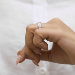 VINSON 3,15 CTW Esmeralda Moissanite Wedding Band Channel Set Regalo de aniversario de piedras preciosas con certificado GRA - Product Image 4